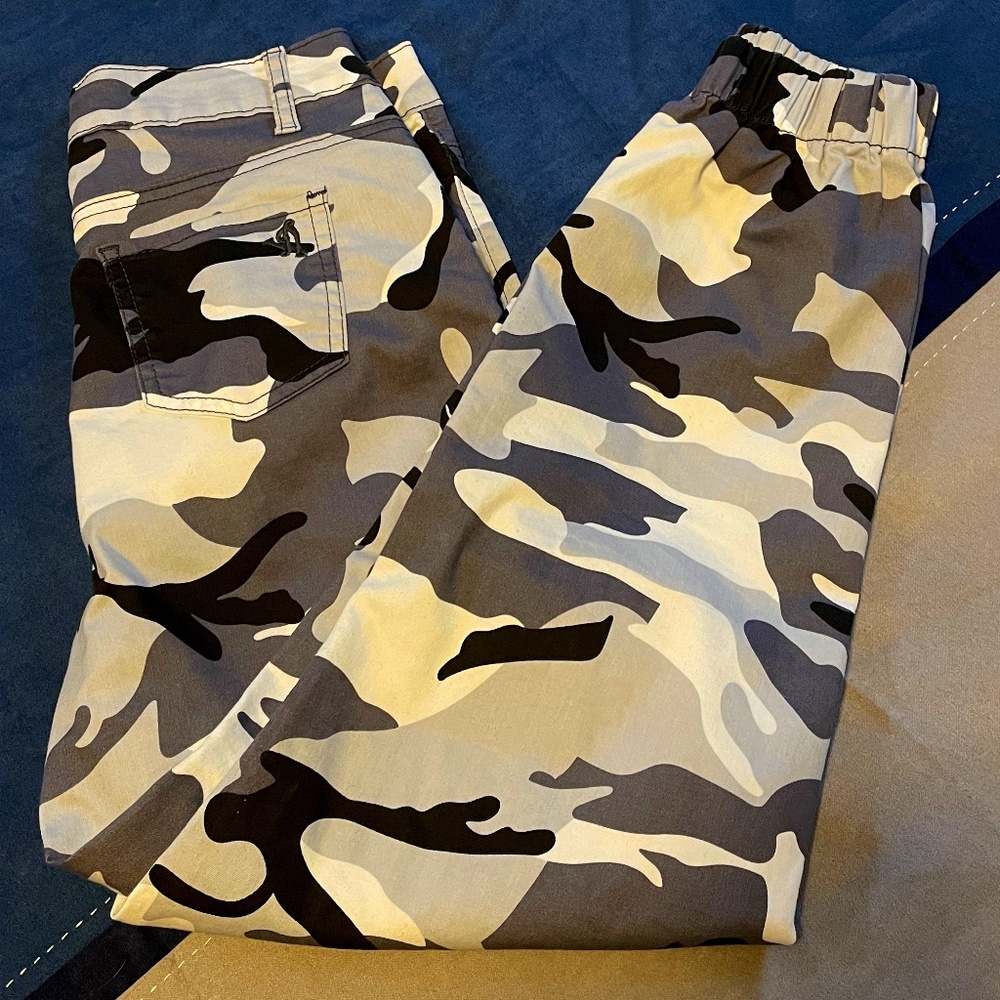 NWOT VIP Jeans Woman's Grey Black White Camo Stretch Denim